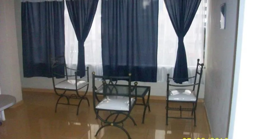 Balmoral Apartamentos & Suites Quito 3*,